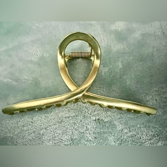 Super Elegant Embellished Hairpin to Enhance your Casual or Night Our Hair look